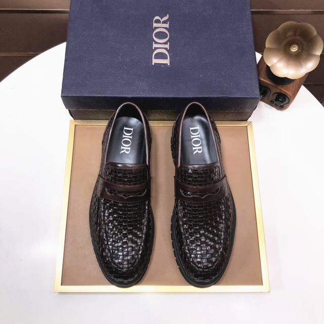 工厂 Dior 水染牛皮内里 迪奥原版1:1高品质出厂，进口原版料，进口版原牛皮，水染牛皮内里，原版tpu大底，码数:38-44